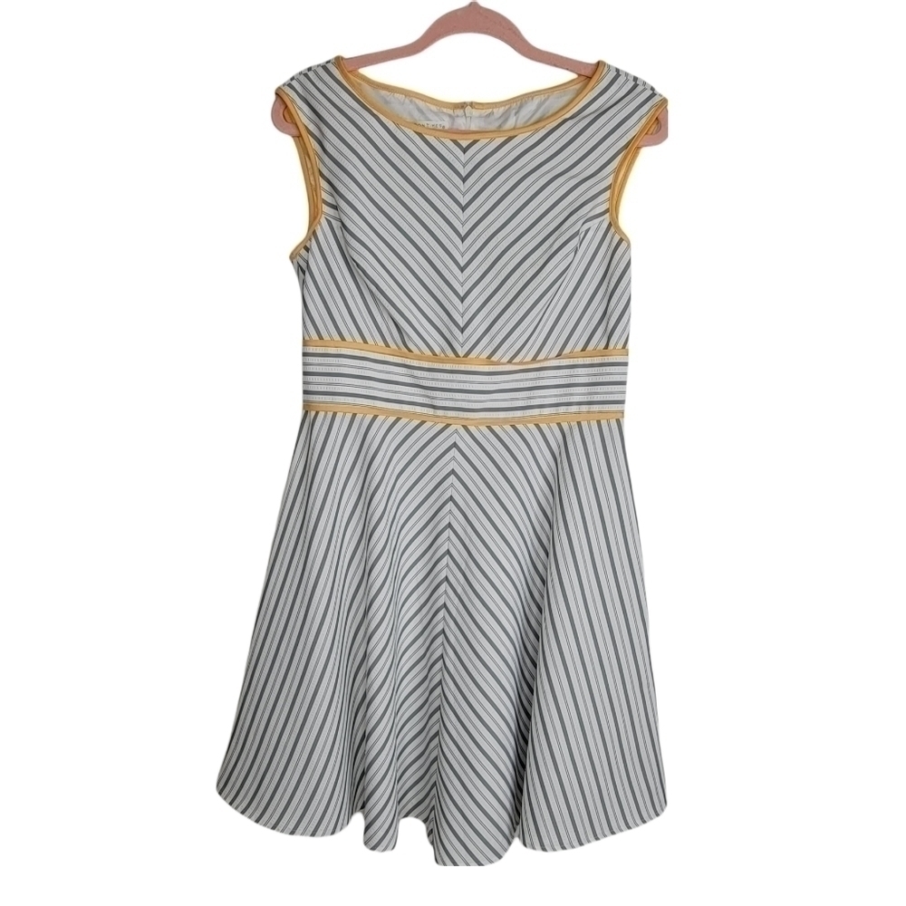 𝅺LONDON Times Dress